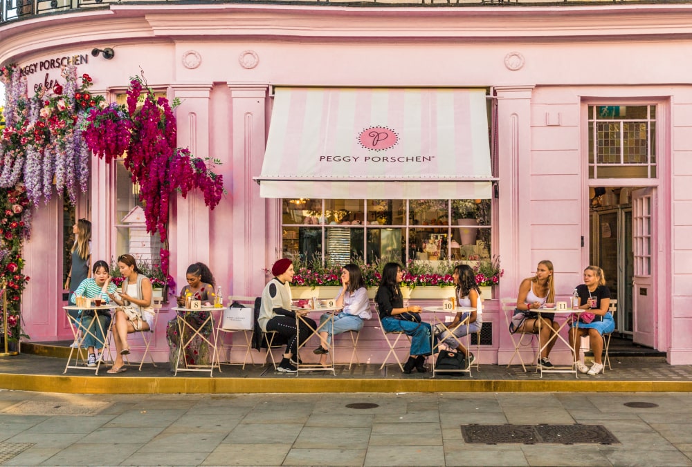 Young people in Chelsea, Peggy Porschen