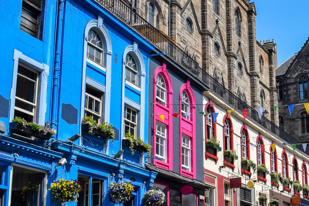 colourful properties on victoria street in edinburgh